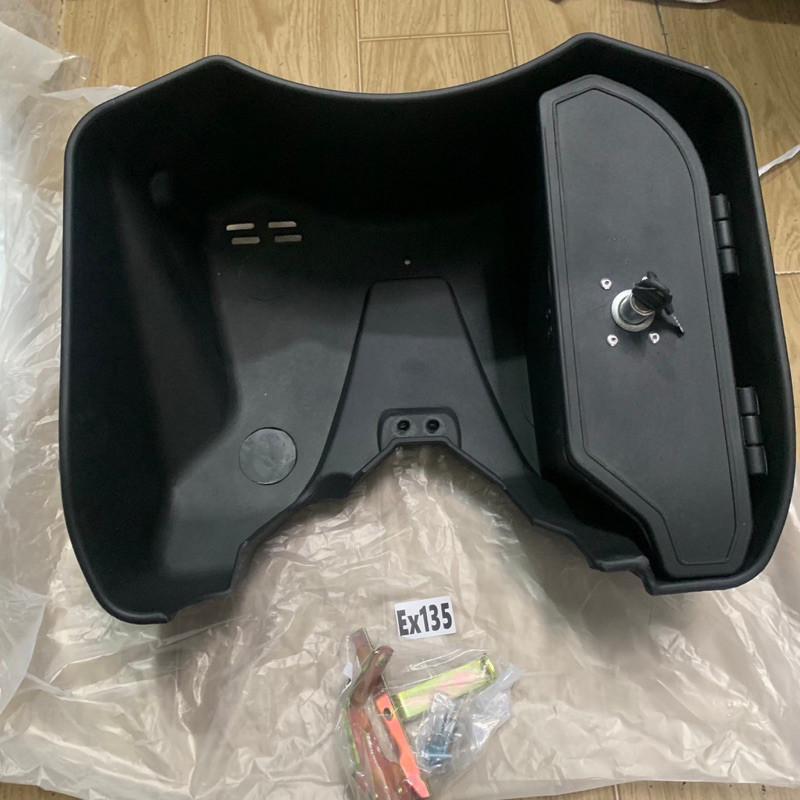 Rổ Appi nhựa có khoá cho xe Ex 2010 135 150-155 / Winner/ Winner X/ Exciter 150/ Exciter 155