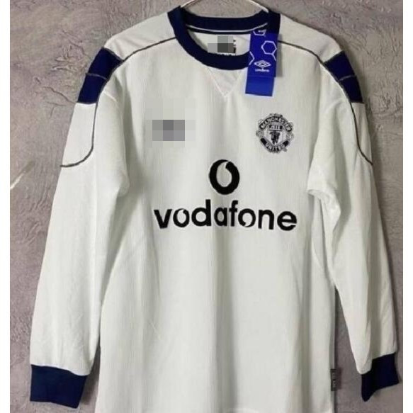 <[CDATA[Áo thun dài tay retro Manchester United chất lượng cao với hình ảnh Beckham, Keane và Giggs]