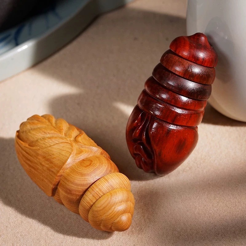Gỗ Đàn Hương Đỏ Khắc Cicada Cicada Cicada Tay Cầm Mảnh Gỗ Chơi Cicada Cicada Di Động Chơi Xoay Cicad