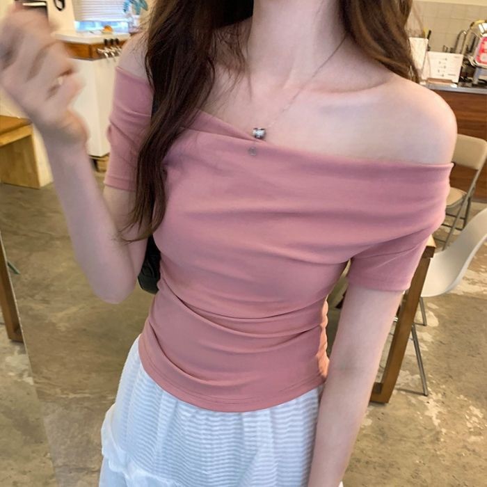 Áo Thun Nữ Mùa Hè 2026 - Ngắn Tay, Cổ Ôm, Just Fit