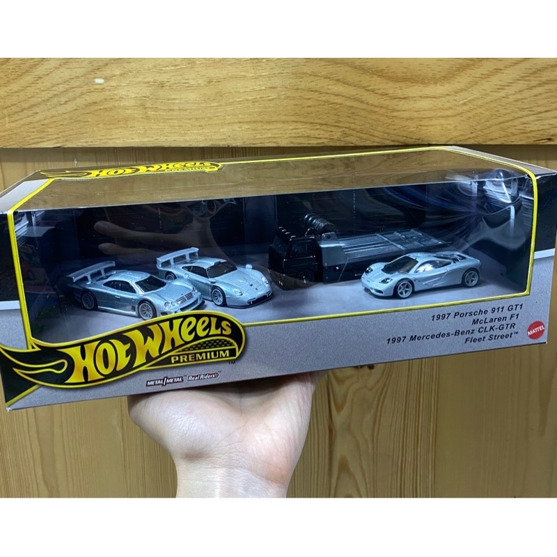Bộ 4 xe GMH39 Hot Wheels Premium Collector Set Assortment - Advan Racing Team