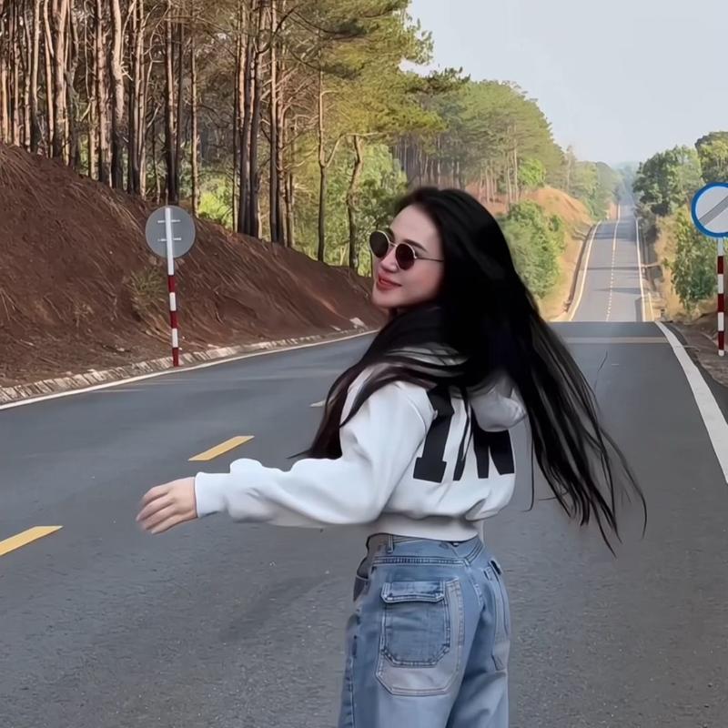 CROPTOP PRINTED JACKET TOP HOODIE WOMEN BY DAO TUYEN STORE