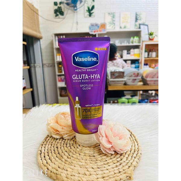 Dưỡng Thể Vaseline 70x Tím Healthy Bright Gluta HYA Serum Burst lotion SPOTLESS GLOW 290ml