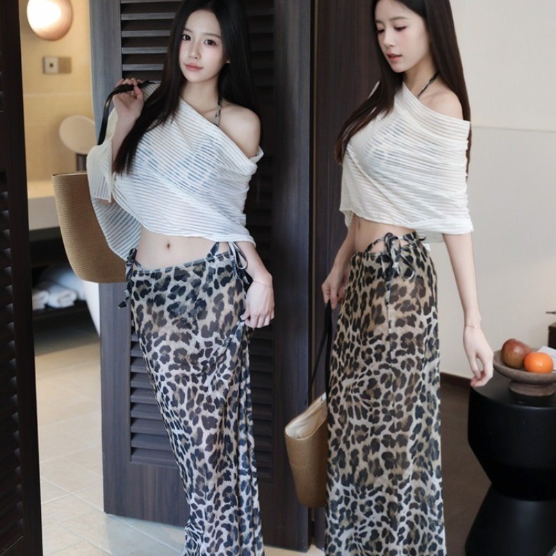 Bikini bốn mảnh phong cách Thái, phù hợp mùa xuân và đi biển với khăn choàng mát mẻ | BigBuy360 - bigbuy360.vn