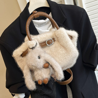 Túi Lông Nữ 2025 Phong Cách Mới Thu Đông Bán Chạy Thời Trang Phù Hợp Với Túi Thịt Cừu Sang Trọng Túi Di Động Túi Nhỏ Mao Túi Nữ 2025 Vụ Nổ Thu Đông Mới @1120251231