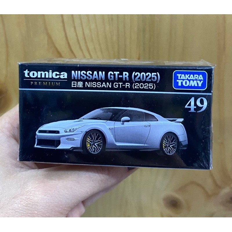 Mô hình xe oto Tomica Premium 49 Nissan Nissan GT-R (2025)