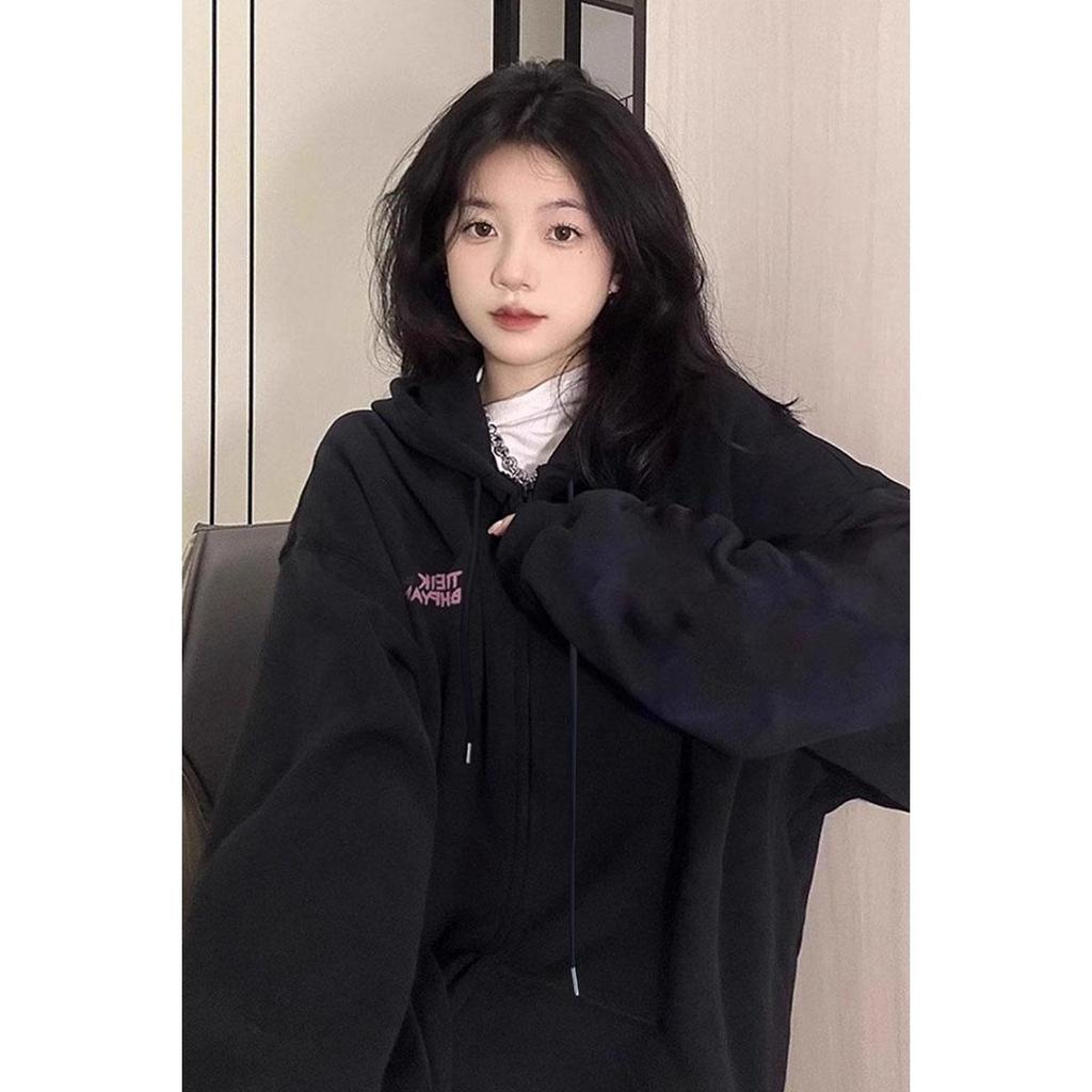 Women's zip hoodie in American retro style - oversized hoodie design, with a hood, convenient zipper