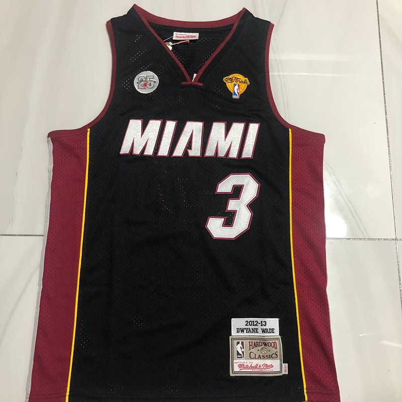 Áo sơ mi cổ điển nam Mitchell Ness 2012-13 Miami Heat Dwyane Wade - Thêu tinh tế trên chất liệu gỗ c