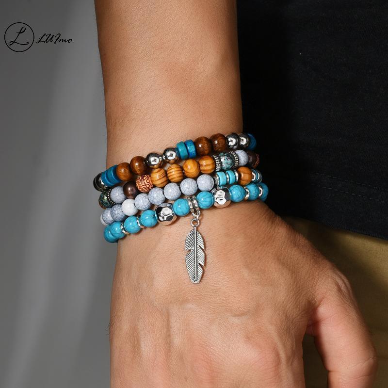 Vòng tay nam boho với đá ngọc trai và hạt đính cẩn thận, style vintage và dân tộc, phù hợp làm trang