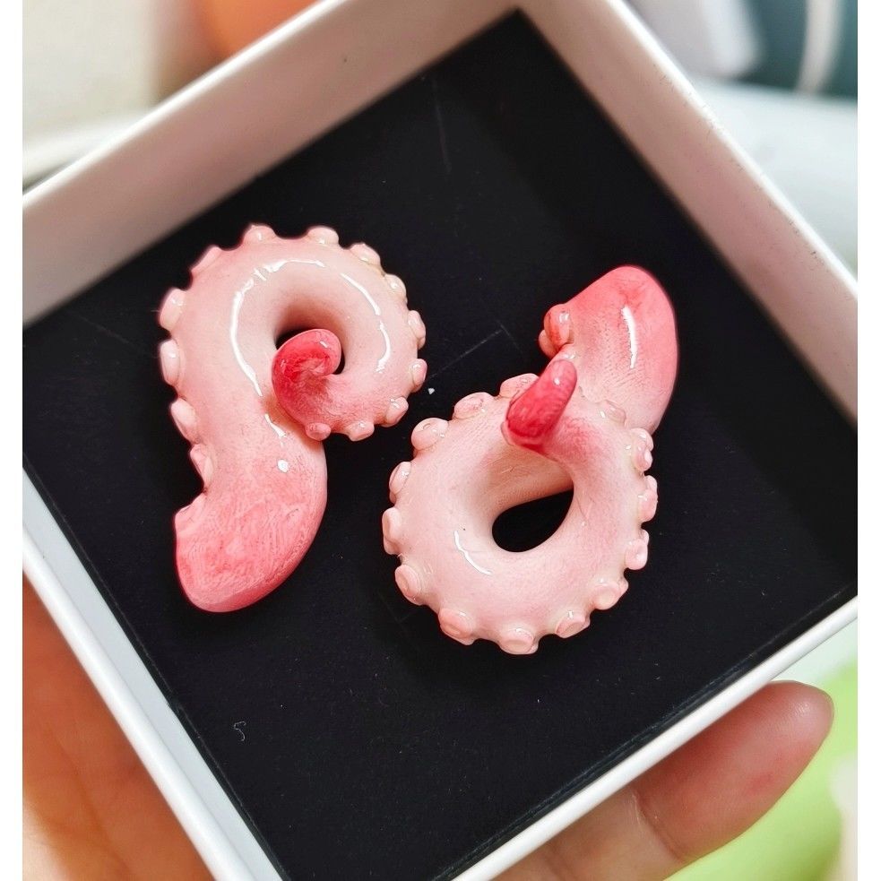 A New Product[Various Colors]Niche Cthulhu Tentacle Earrings Ear Studs Ear Clip Ear hook tentacle ea