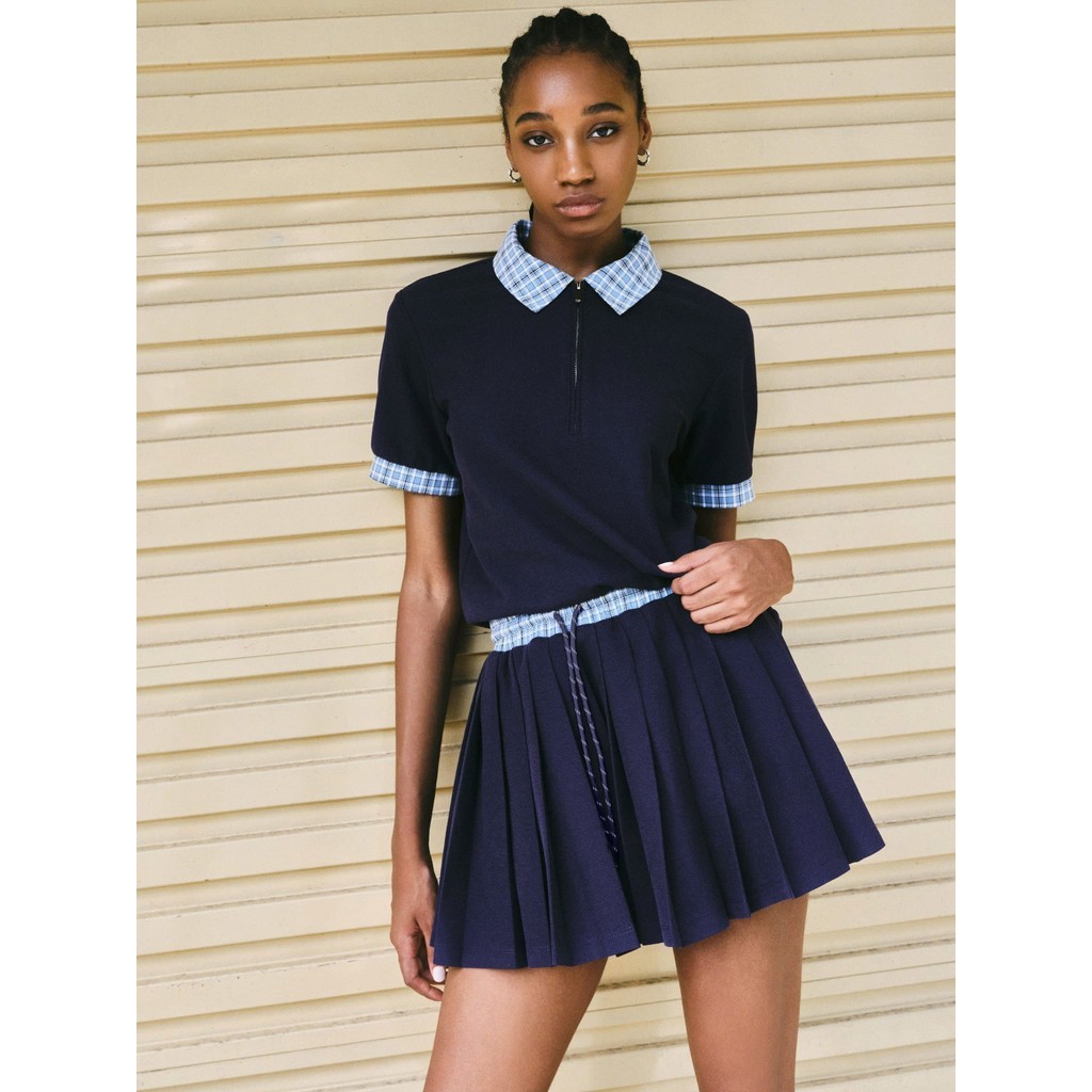 [DEZUS] Áo Polo Cổ Bẻ Phối Khóa, Chân Váy Xếp Ly - NAVIE TOP + NAVIE SKIRT - Y1HW250312 + Y2UW250304