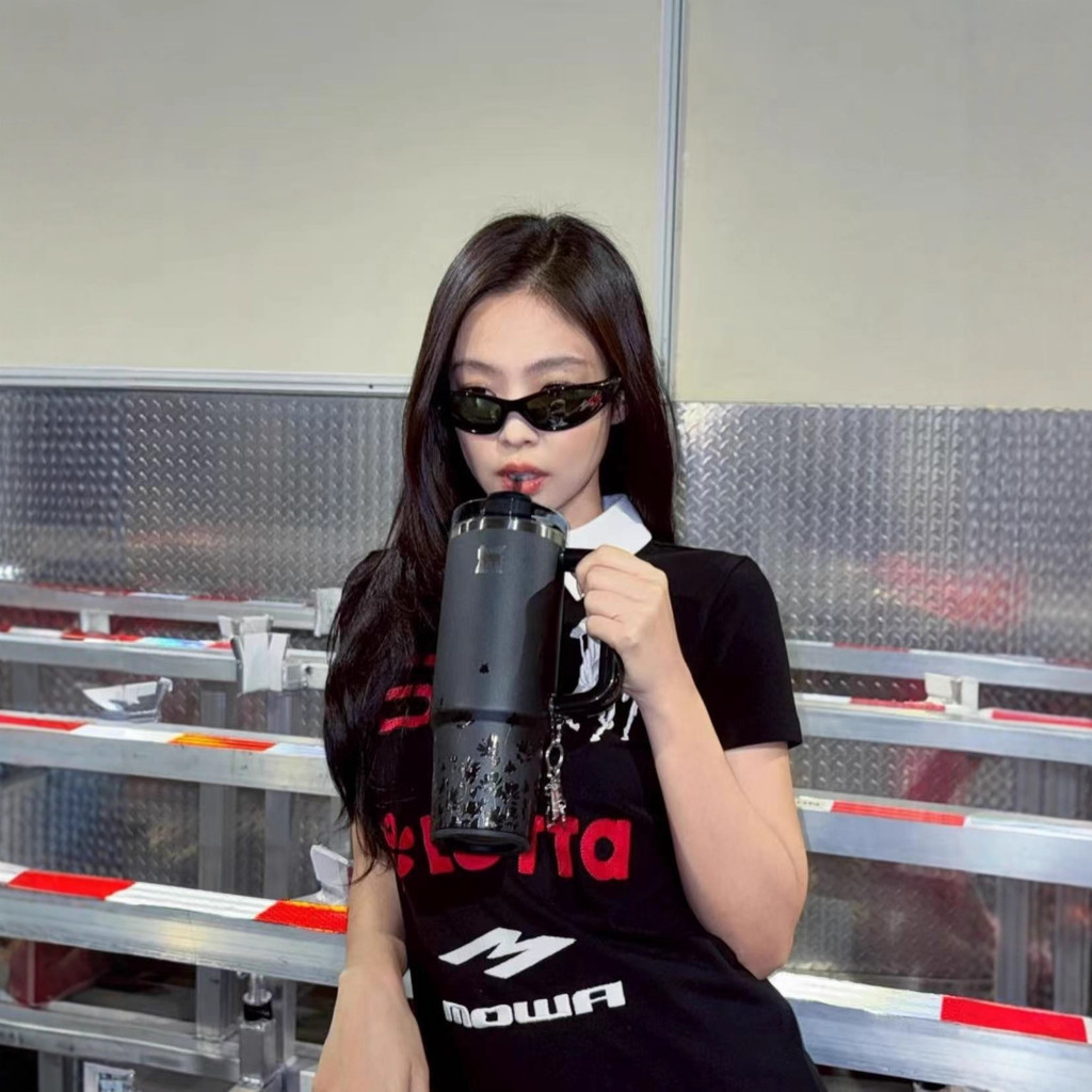 Jennie Joint Stanley Stanley Thermos Cup Cốc nước di động bằng thép không gỉ 304 có giá trị cao jz12