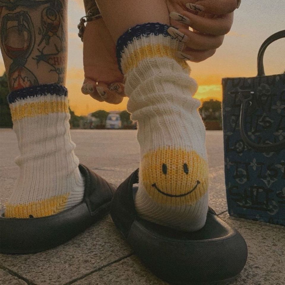 Tất Len KAPITAL Hirata Hehong, Thiết kế Nụ Cười Vàng Handmade, Chất Liệu Kim Len Dày, Thoáng Mát Hợp