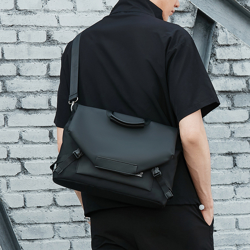 Authentic men's bags, trendy authentic men's shoulder bags, trendy crossbody bags, messenger bags, f
