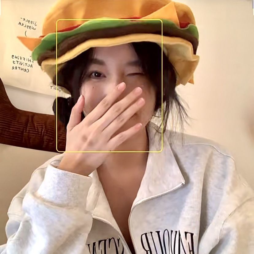 Ｍũ Burger dễ thương dành cho selfie
