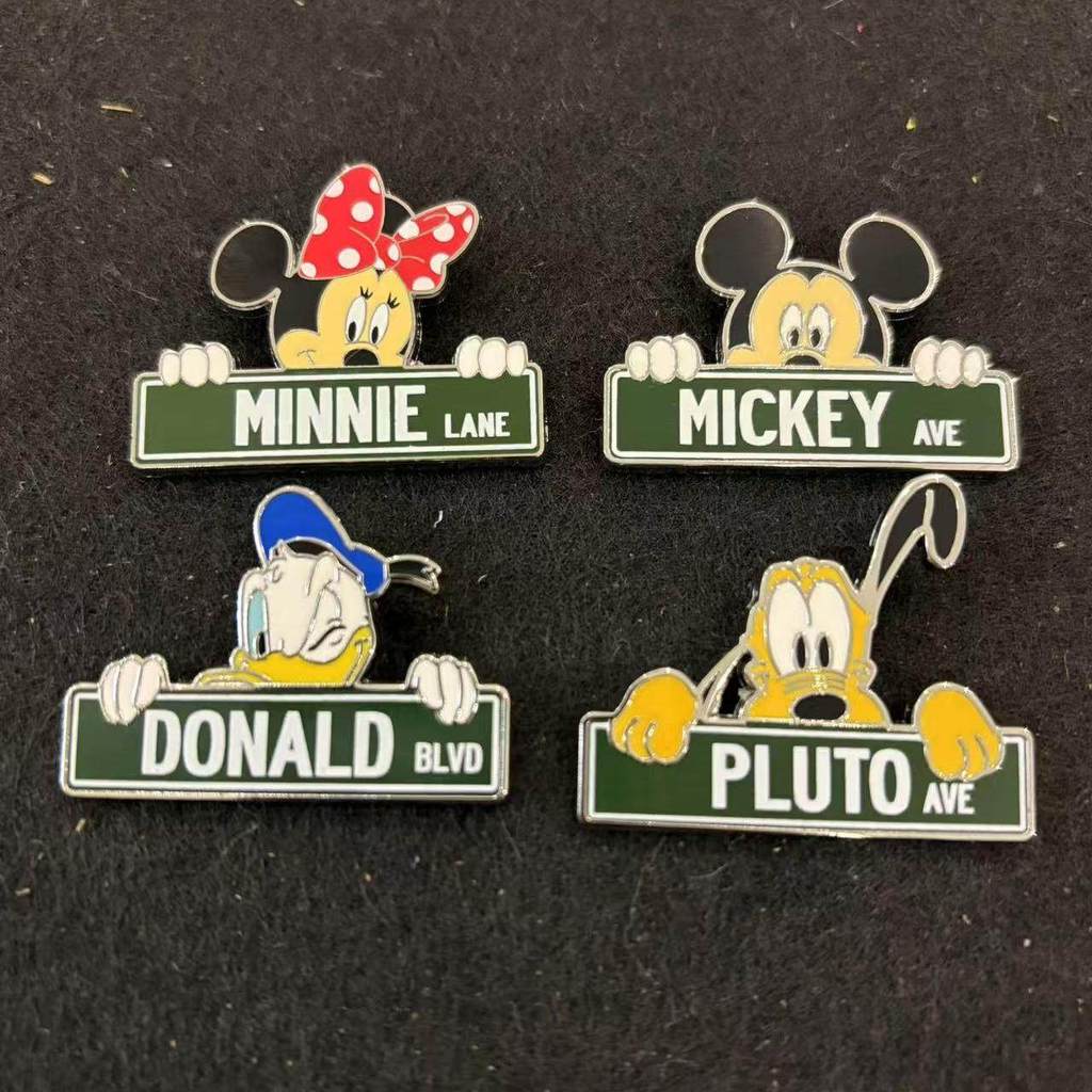 Huy hiệu Disney Disney pin Disney Vịt Donald Daisy Mickey Minnie Pluto Chipmunk Trâm cài