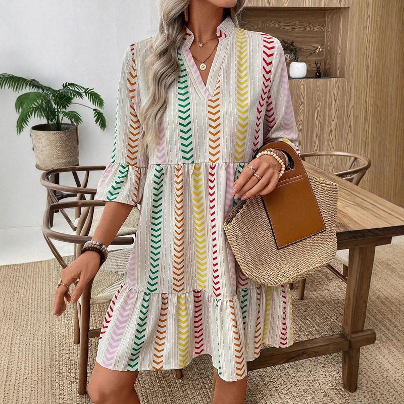 Jumpsuit váy ngắn boho style mới cho mùa hè với họa tiết lớn quanh thân.