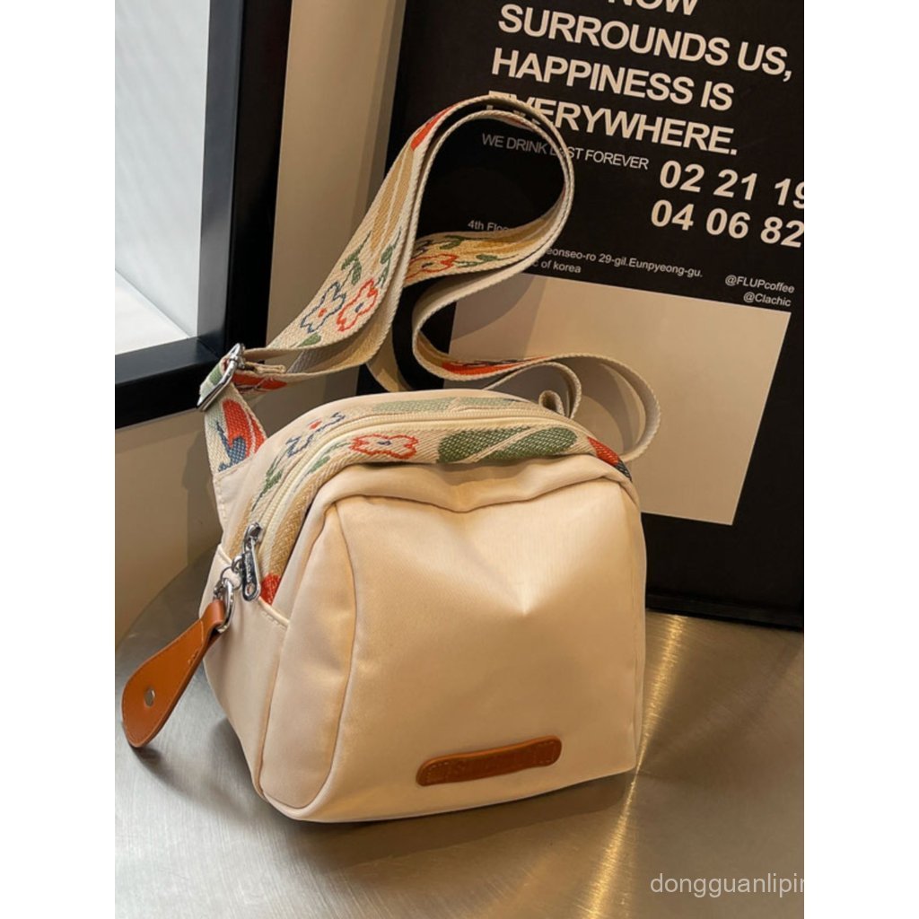 Túi vải Nylon chống thấm nước dành cho nữ Phong cách mới Túi đeo vai dung tích lớn Thiết kế thích hợ