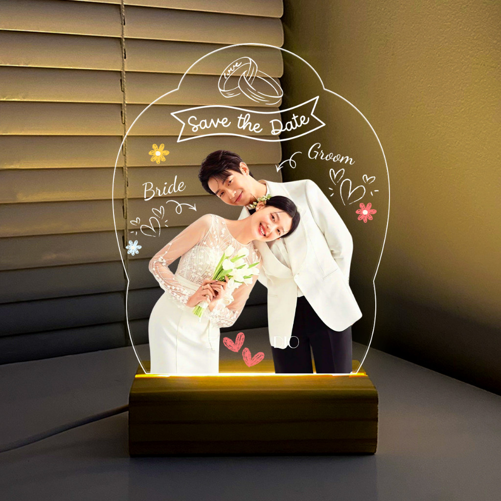 Khung Ảnh Mica Đế Đèn LED In Ảnh Theo Yêu Cầu – Quà Cưới, LED USB, Mica 3mm (Nhận Hỏa Tốc)