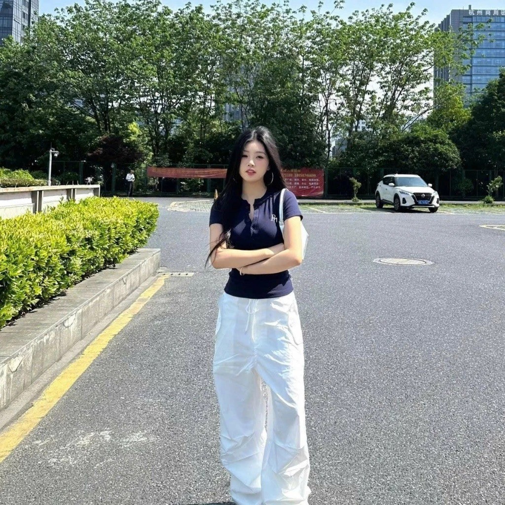 Áo thun croptop, áo kiểu babytee nữ ôm body ngắn tay cúc cài nữ 6 cúc in chữ RN | BigBuy360 - bigbuy360.vn