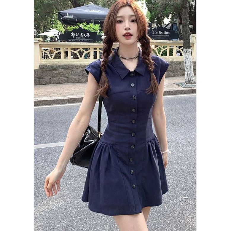 Váy Dikuina Navy Blue Slim-fit thiết kế xếp ly, form slim-fit cho nữ tính trong mùa hè