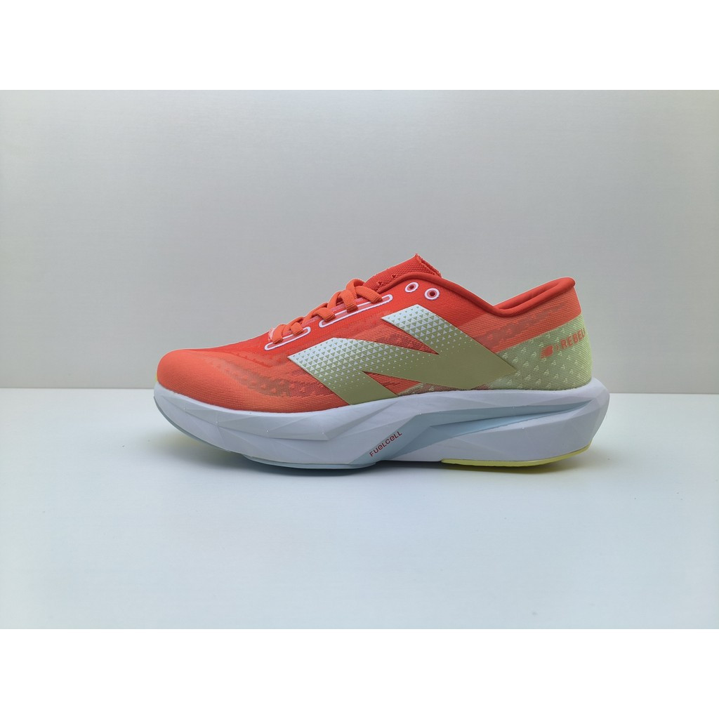 Mới nổi loạn FuelCell Rebel V4 chất liệu vải nhẹ giày chạy bộ thấp Marath