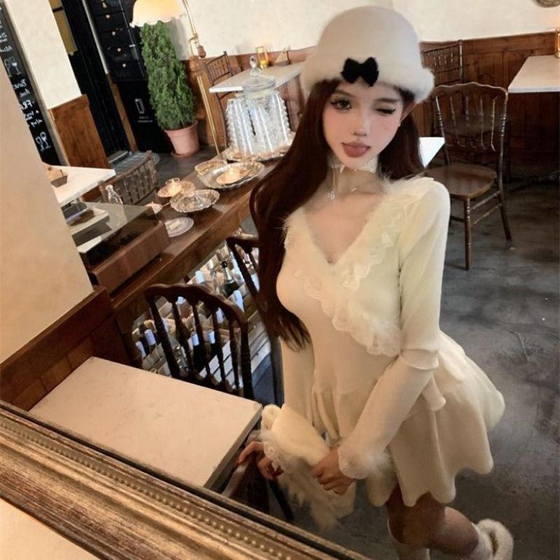 Sweet winter duo that flatters the figure: Soft fur lace top and high-waisted A-line skirt with warm