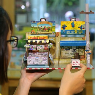  Thế Giới Tí Hon Thu Nhỏ - Nhà Gỗ Tự Lắp Ráp - Mô Hình Mẫu Sạp Báo Tí Hon - Mã AD01 