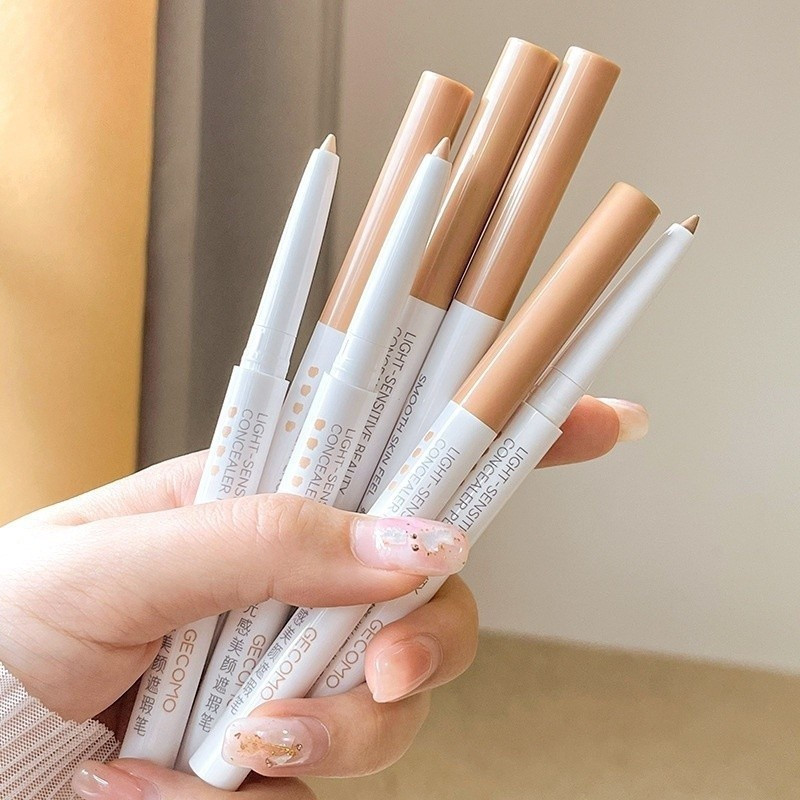 GECOMO Glossy Beauty Concealer Pen Eyebrow Concealer Eyelid Down to Lying Silkworm Pen Giant Conceal
