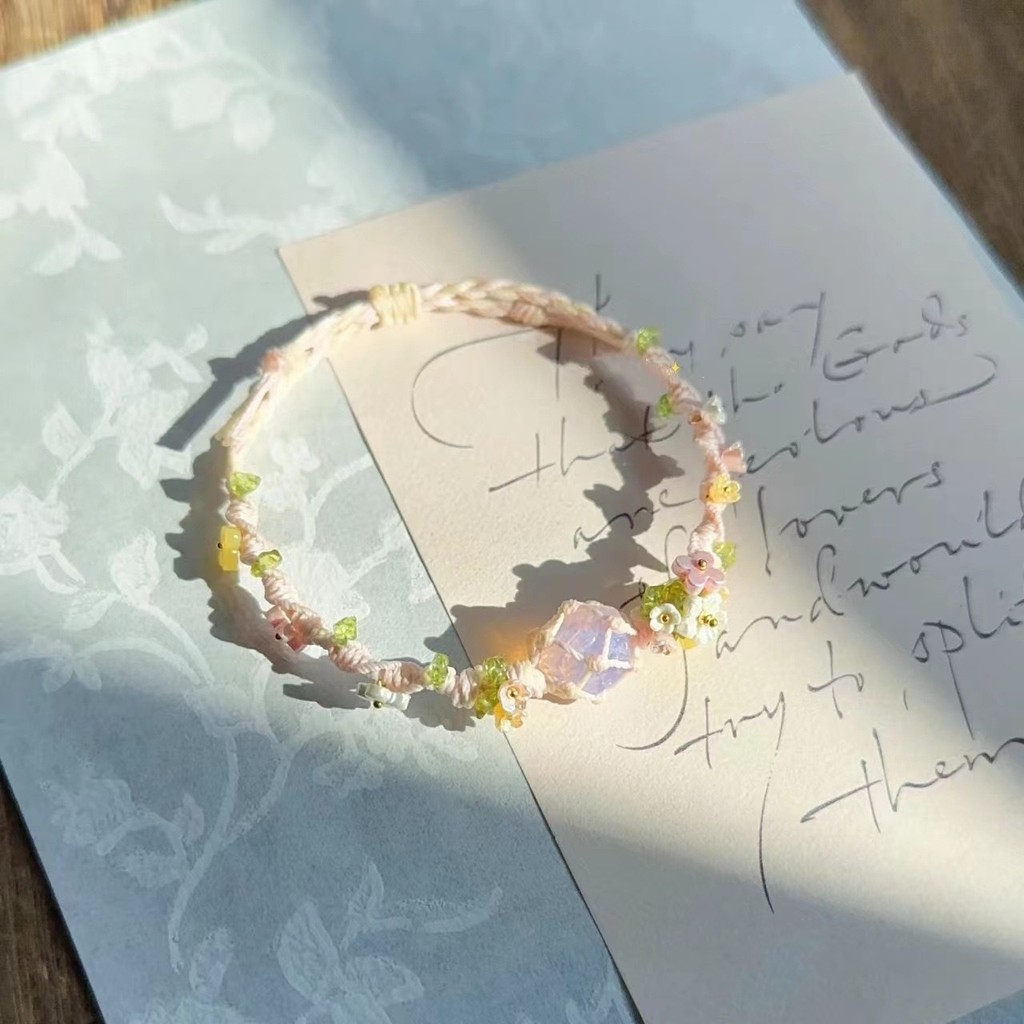 Vòng tay macramé nữ với dây tổng hợp và đá opal thô, tiện lợi bỏ túi