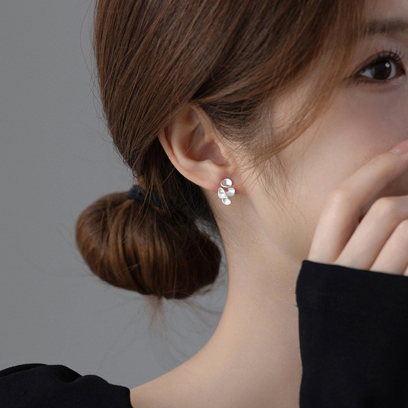 Bông tai mờ nhăn Niche Design Sense