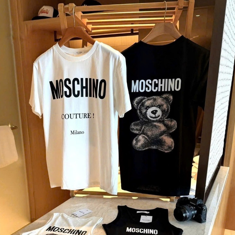 Áo Phông MOSCHINO Hoạ Tiết Siêu Đẹp- Áo Thun Phù Hợp Cho Các Cặp Đôi Chất Dày Mịn