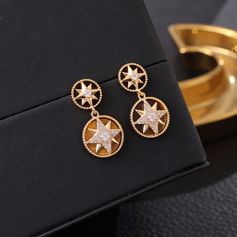 S8PI Elegant eight-pointed star compass white shell earrings for women, unique and stylish malachite