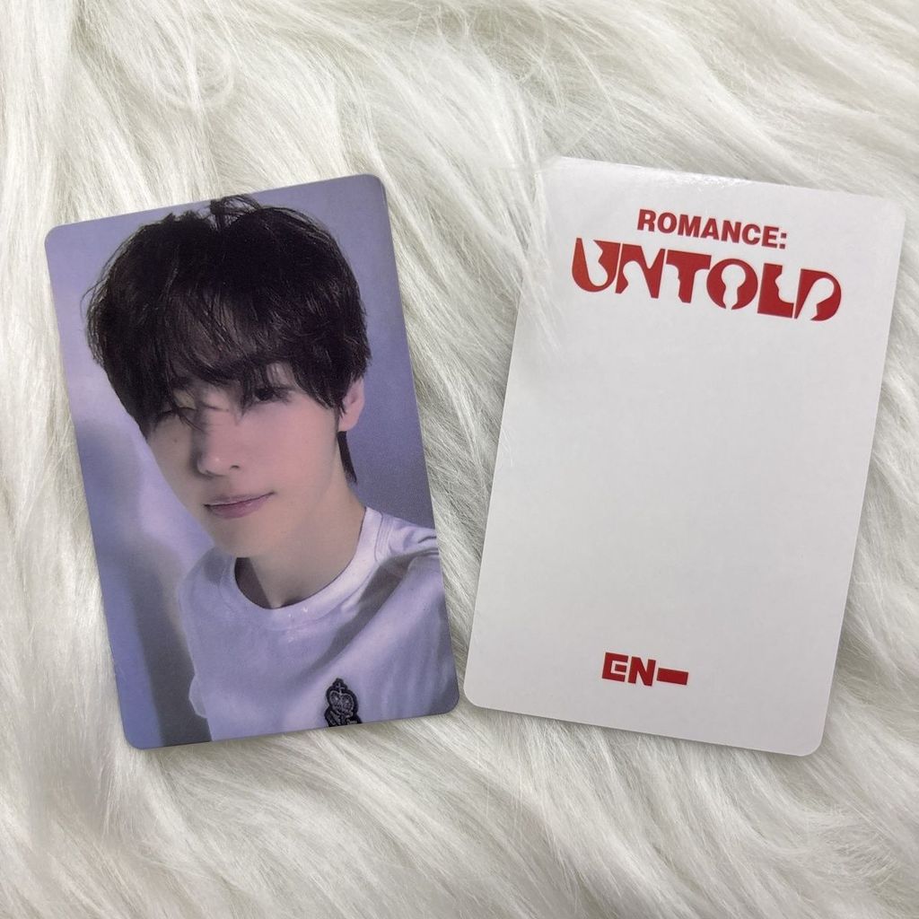 enhypen Park Sung Huyn áo trắng nháy mắt trượt thẻ đặc biệt áo trắng wink trượt