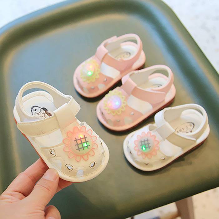 Soft Bottom Baby Girl Cute Non-Slip Toddler Sandals Princess Style Baby Light-on Shouting Shoes obzD