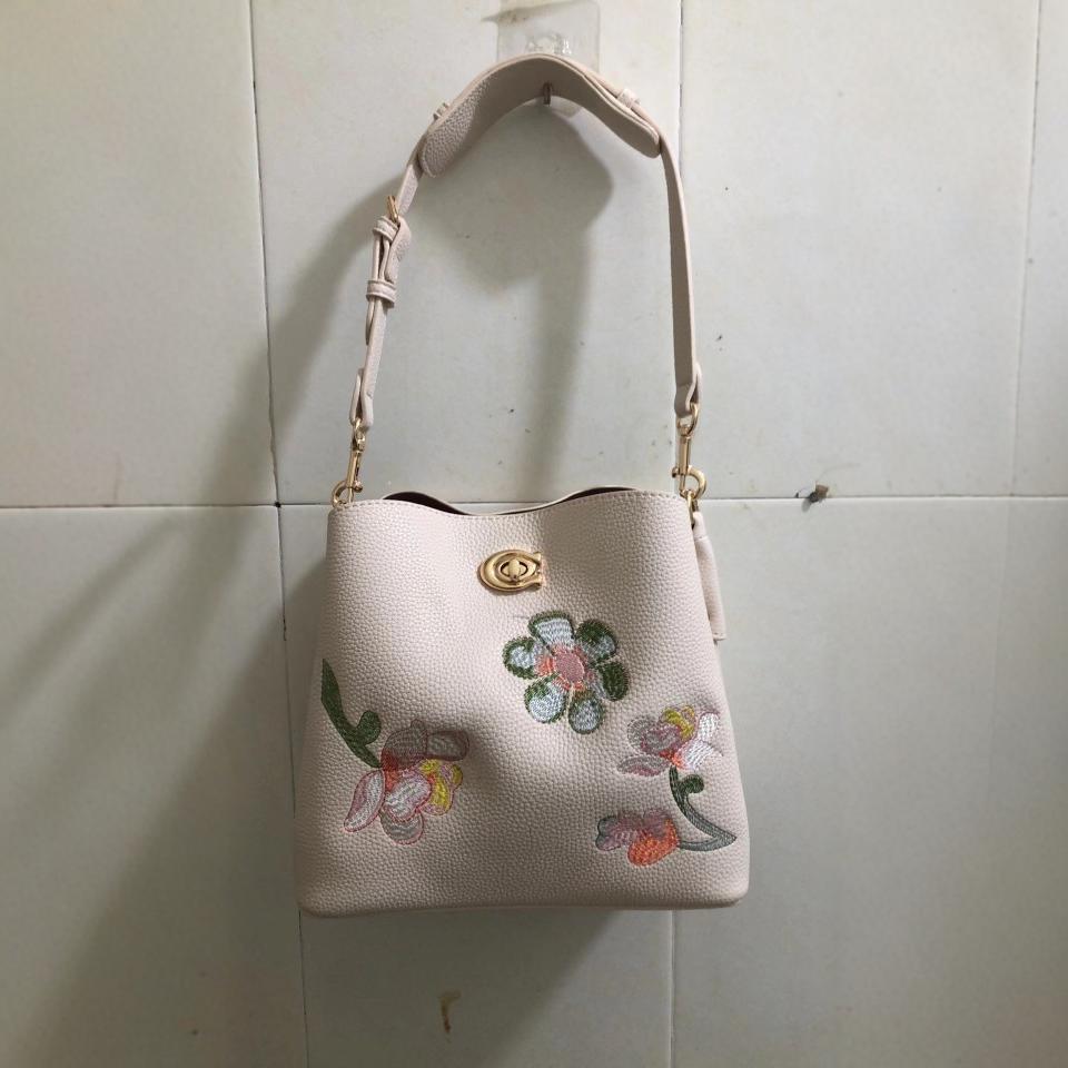 Town Bucket 2022New Outlet Women's Bag Strawberry Shoulder Bag Vintage Floral Embroidery Tote Bucket