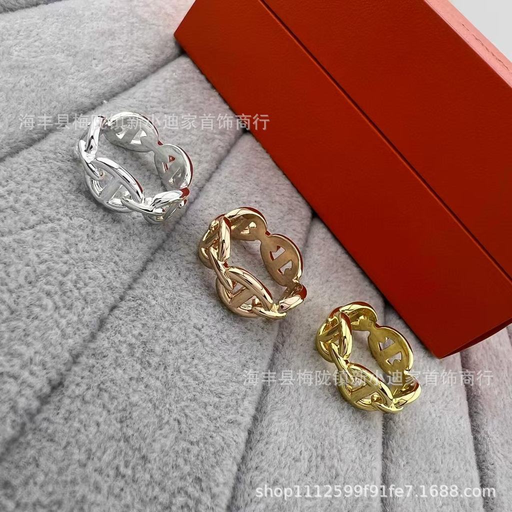 Her''s Aijia V Golden Hollow Pig Nose Ring ins Couple French Design Fashion Personality18k Ring