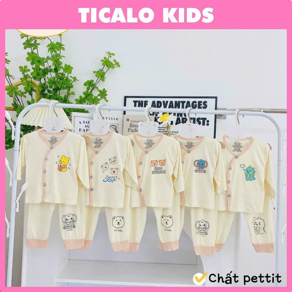 [NT KIDS ] Bộ Dài Tay Nền Kem  Vạt Chéo Có Hình Đáng Yêu, Chất Liệu Peptits Mềm Mịn