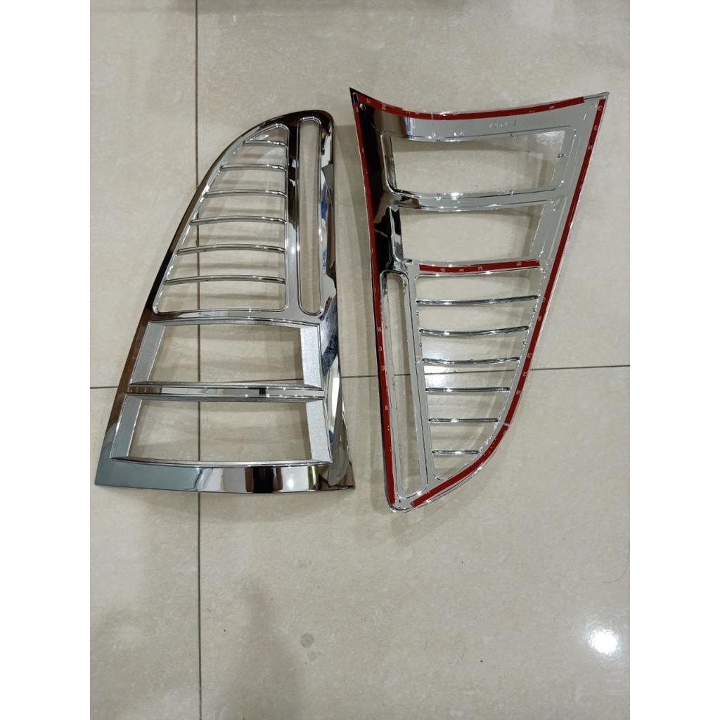 ☘️INNOVA ☘️  Ốp viền đèn hậu mạ crom Toyota Innova 2006-2008 .
