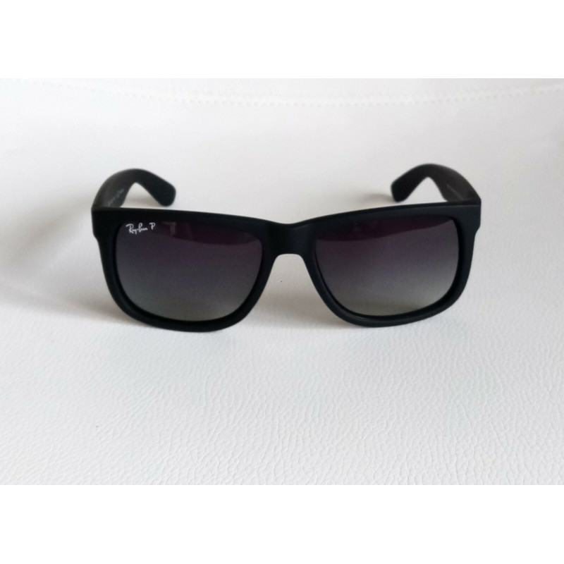 Kính râm màu đen mờ Ray-Ban Justin RB4165.