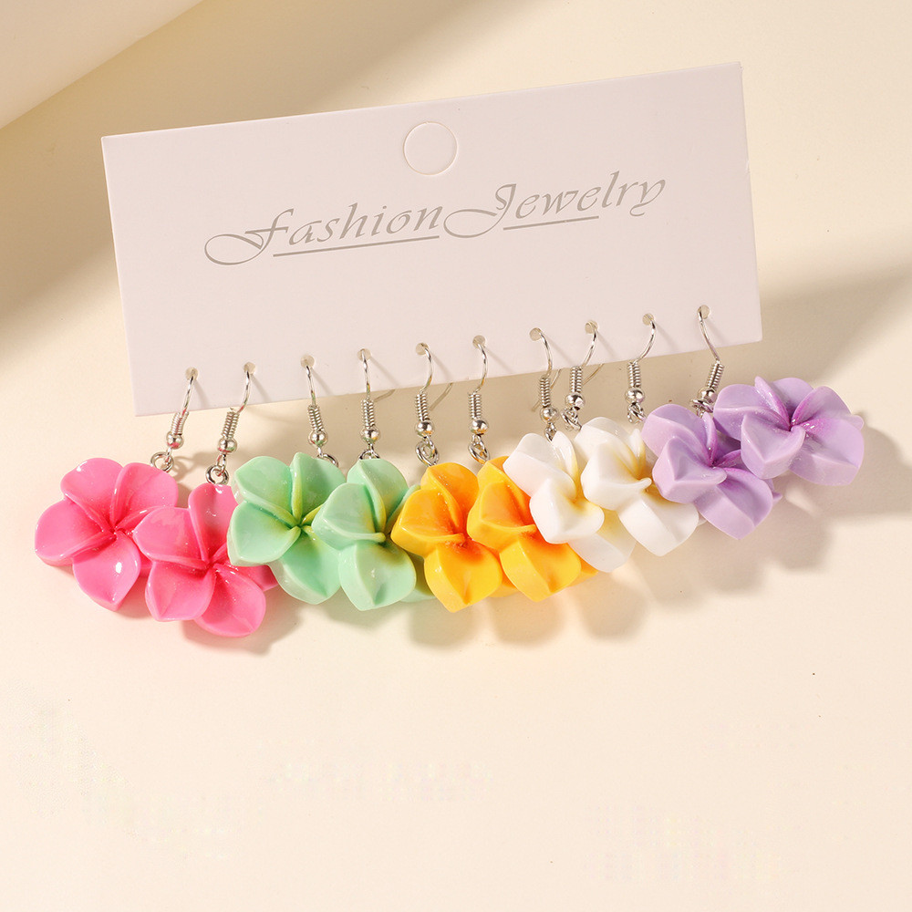 Bộ bông tai nhựa frangipani style boho, phù hợp đi biển