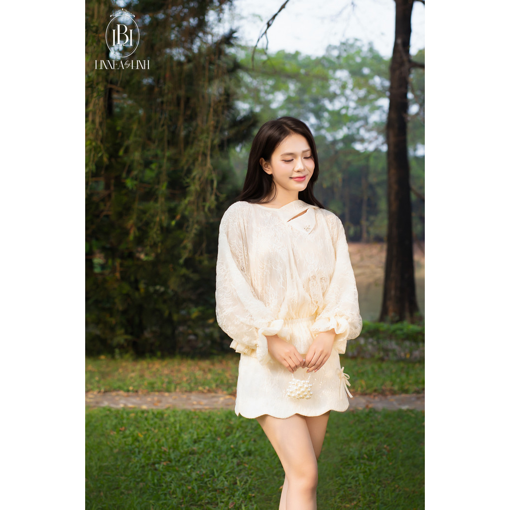 [LINNEAbyLINH] Áo cánh rơi cổ cách điệu tơ phối ren kim sa + cv taffeta phối ren kim sa - LUNA SET