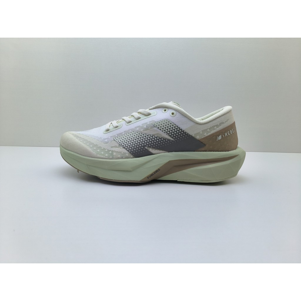 Mới nổi loạn FuelCell Rebel V4 chất liệu vải nhẹ giày chạy bộ thấp Marath