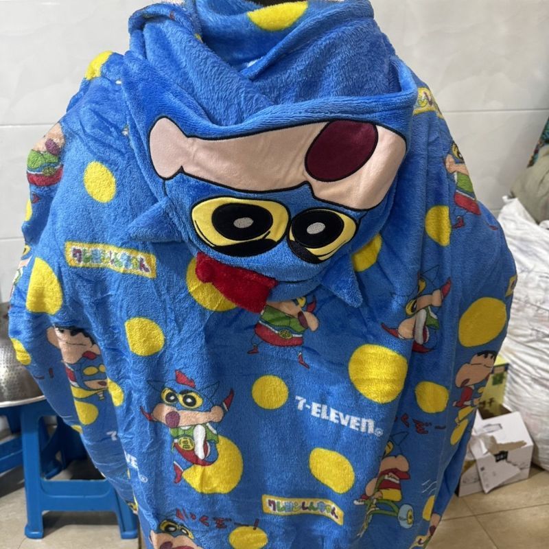 7-Eleven Crayon Shin-Chan Flannel có mũ trùm đầu Áo choàng Chăn trưa nghỉ trưa Chăn điều hòa không k
