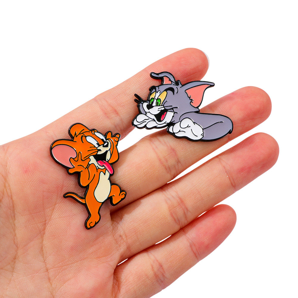 Spot Goods#Creative Anime Tom and Jerry Metal Badge Cute Accessories Tom Jerry Cat and Mouse Game Al