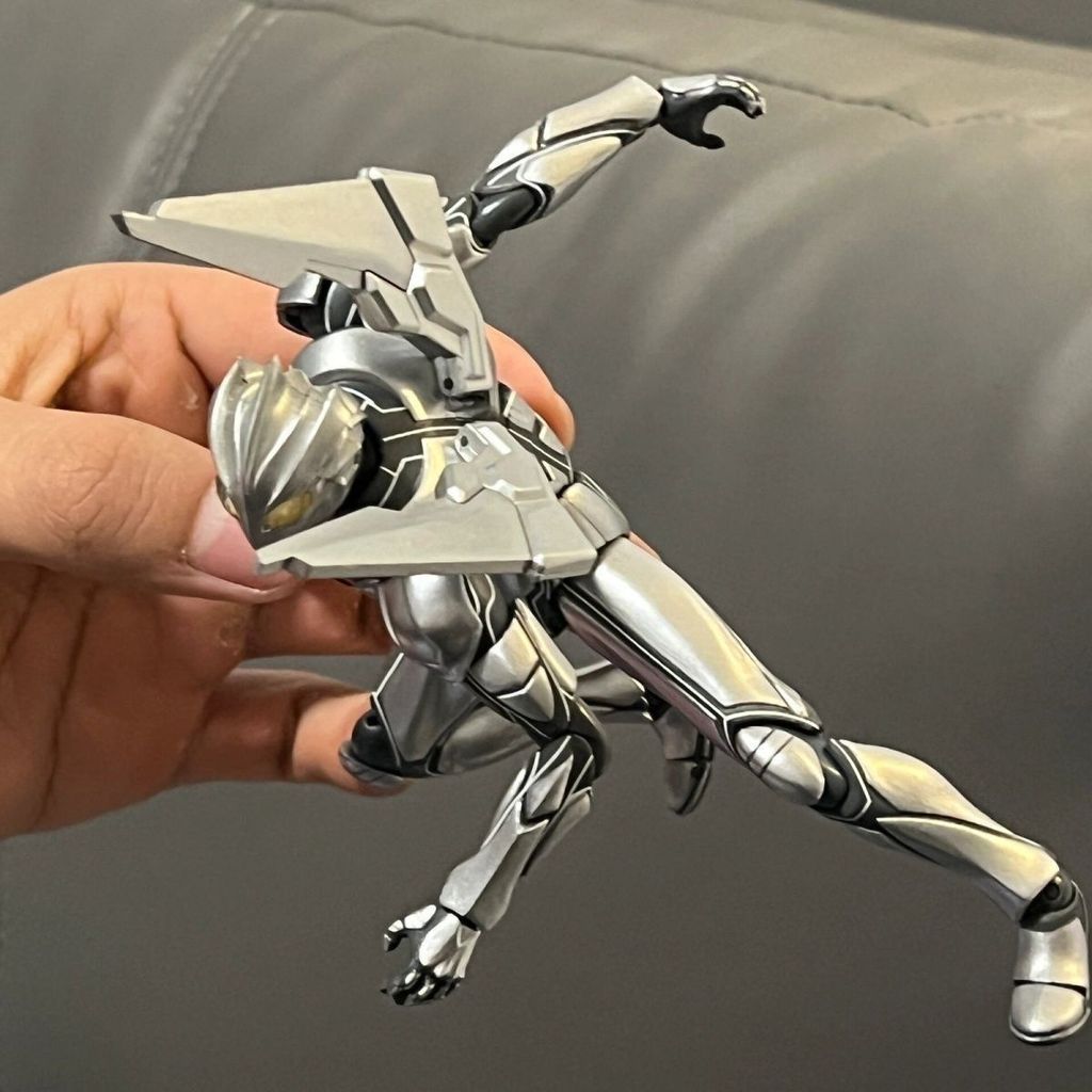 Mới Noah Ultraman Đồ Chơi Đa Năng Di Chuyển Sirob Rezae Tháp Móng Vuốt Hình Quà Tặng Nam Mô Hình2026