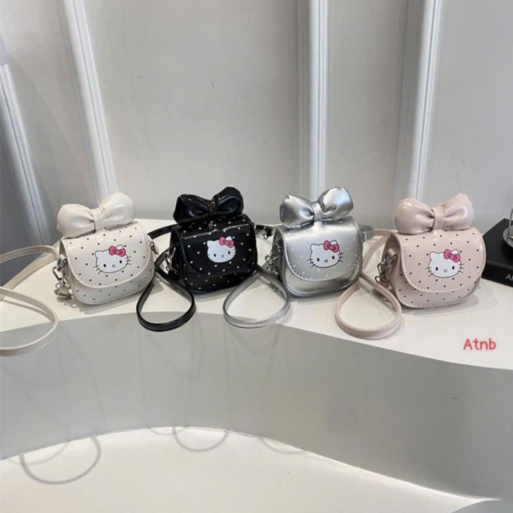 TÚI ĐEO CHÉO MINI KITTY CHO MẸ VÀ BÉ YÊU. TÚI CHẤM BI PHỐI NƠ XINH XẮN ĐÁNG YÊU CHO BÉ YÊU