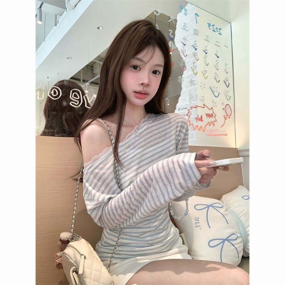 Áo Thun Nữ Sọc Dài Tay Mới Lệch Vai Ren Thời Trang Mới | BigBuy360 - bigbuy360.vn