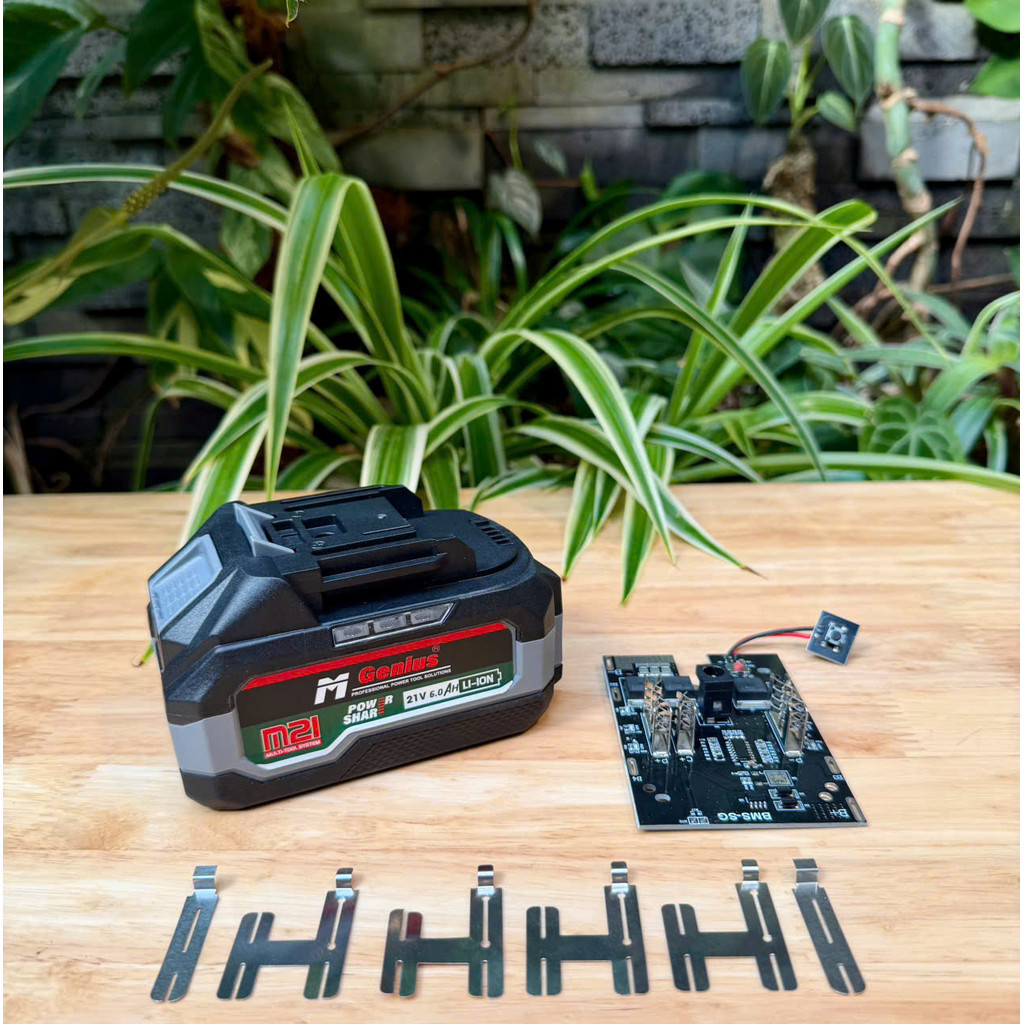 ( B1X2P ) Vỏ mạch chống sốc 5s 2P Makita chân phổ thông có báo pin 3 led 2 bên. LK
