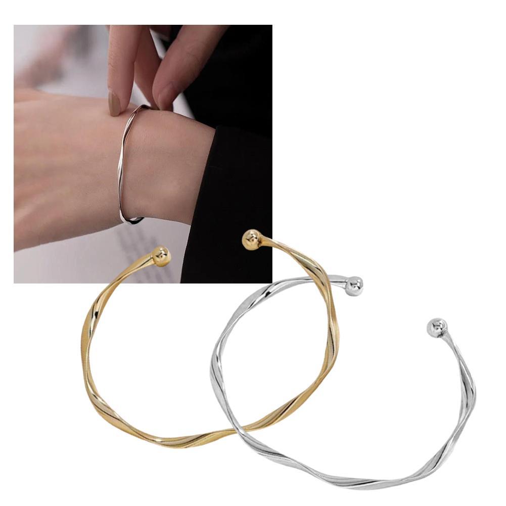 Vòng tay Moebius chic dành cho nữ với thiết kế tối giản